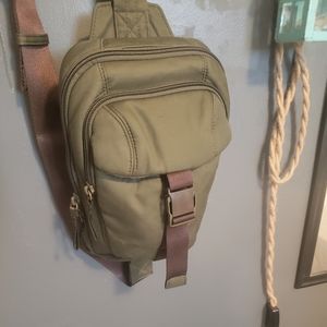 Vera Bradley Slingbag